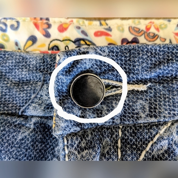 Miss Me Lace Denim Shorts, Size 28 - Picture 11 of 11